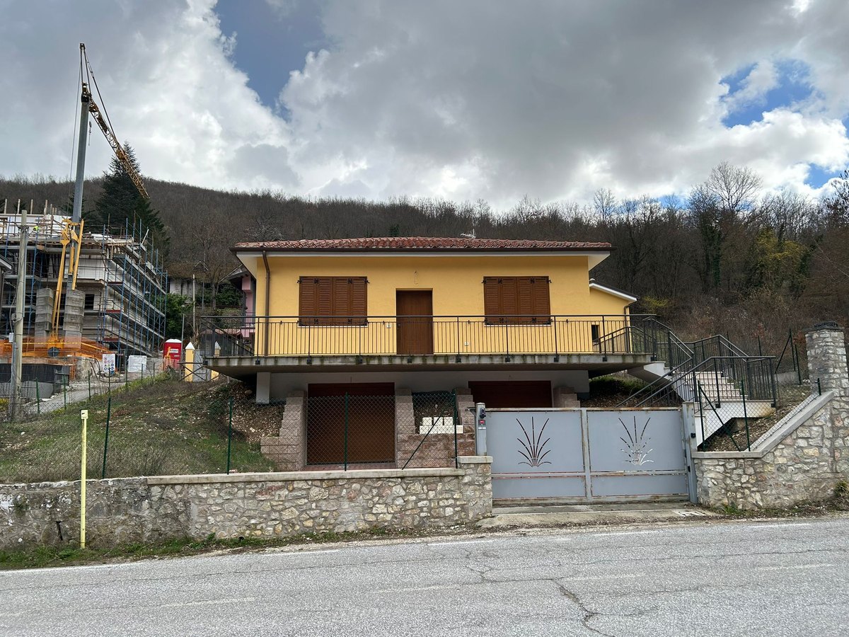 L&rsquo;edificio ricostruito sullo stesso sedime, con struttura a telaio in cemento armato e caratteri esterni conservati